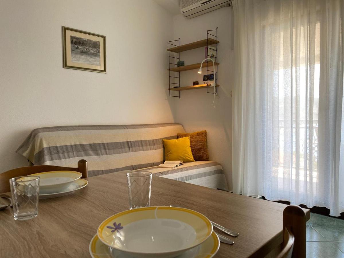 The Ana Apartments Комижа Екстер'єр фото