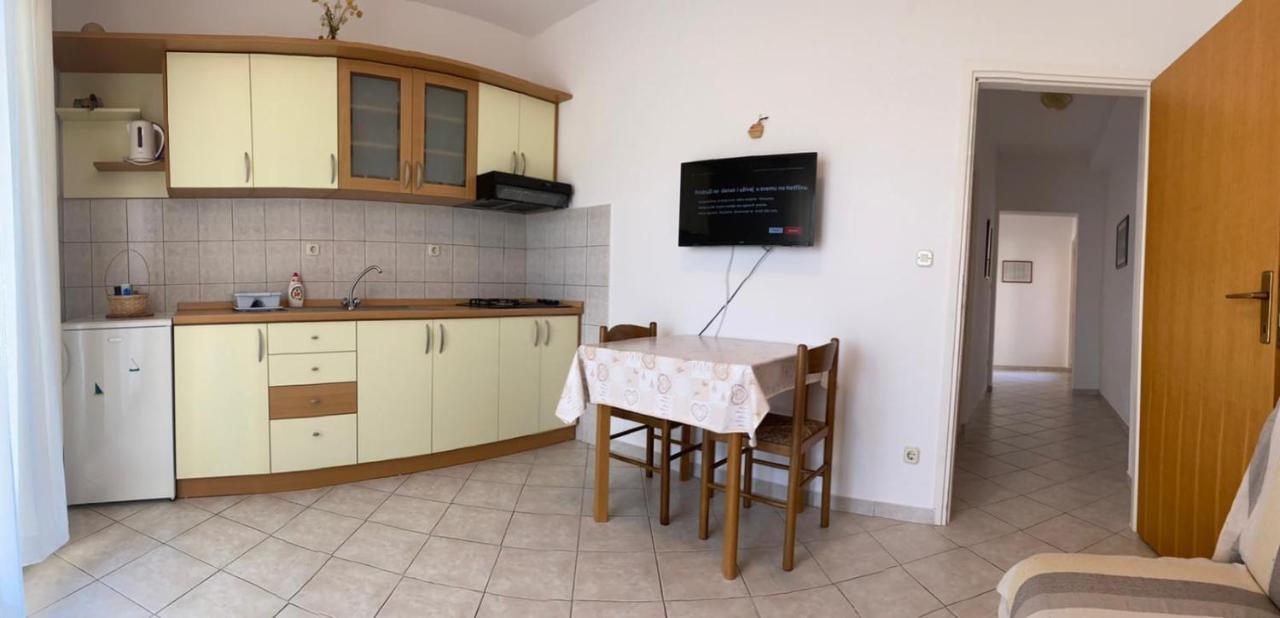 The Ana Apartments Комижа Екстер'єр фото