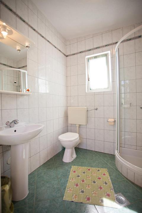 The Ana Apartments Комижа Екстер'єр фото