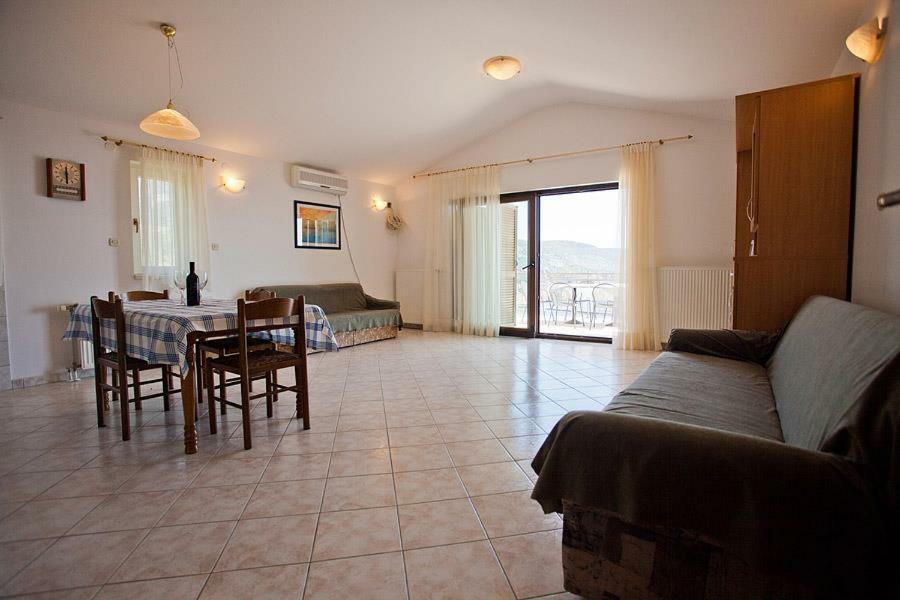 The Ana Apartments Комижа Екстер'єр фото