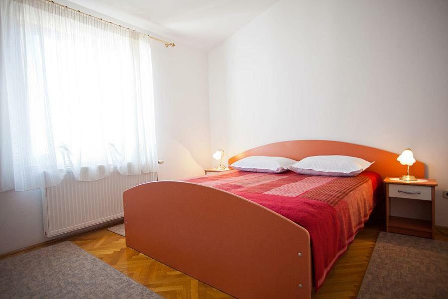 The Ana Apartments Комижа Екстер'єр фото