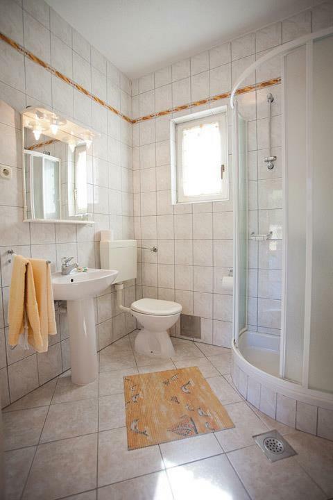 The Ana Apartments Комижа Екстер'єр фото